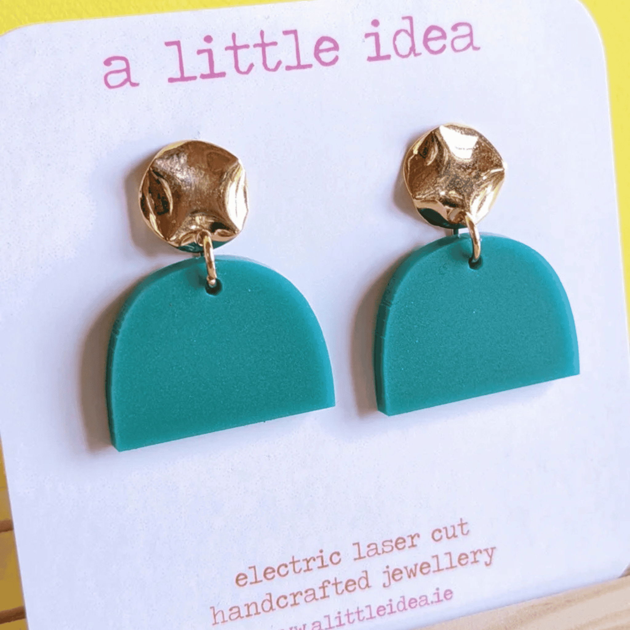 A Little Idea - Jane Mansfield in Teal