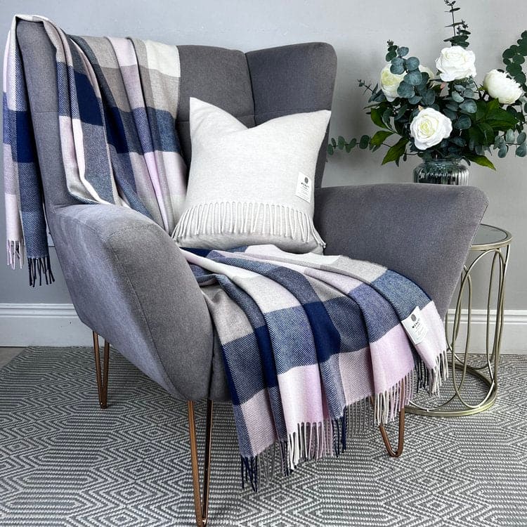 Lambswool Throw - Chic