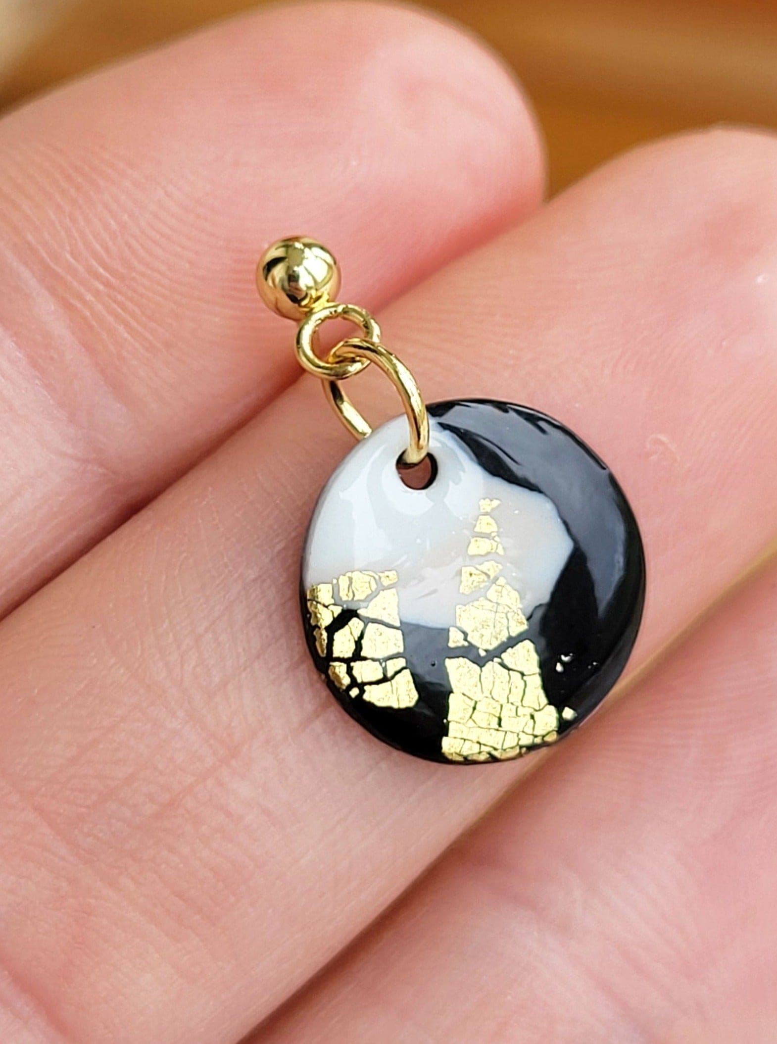 Dúil Dúil Dainty Dangle Earrings - Black White and Gold