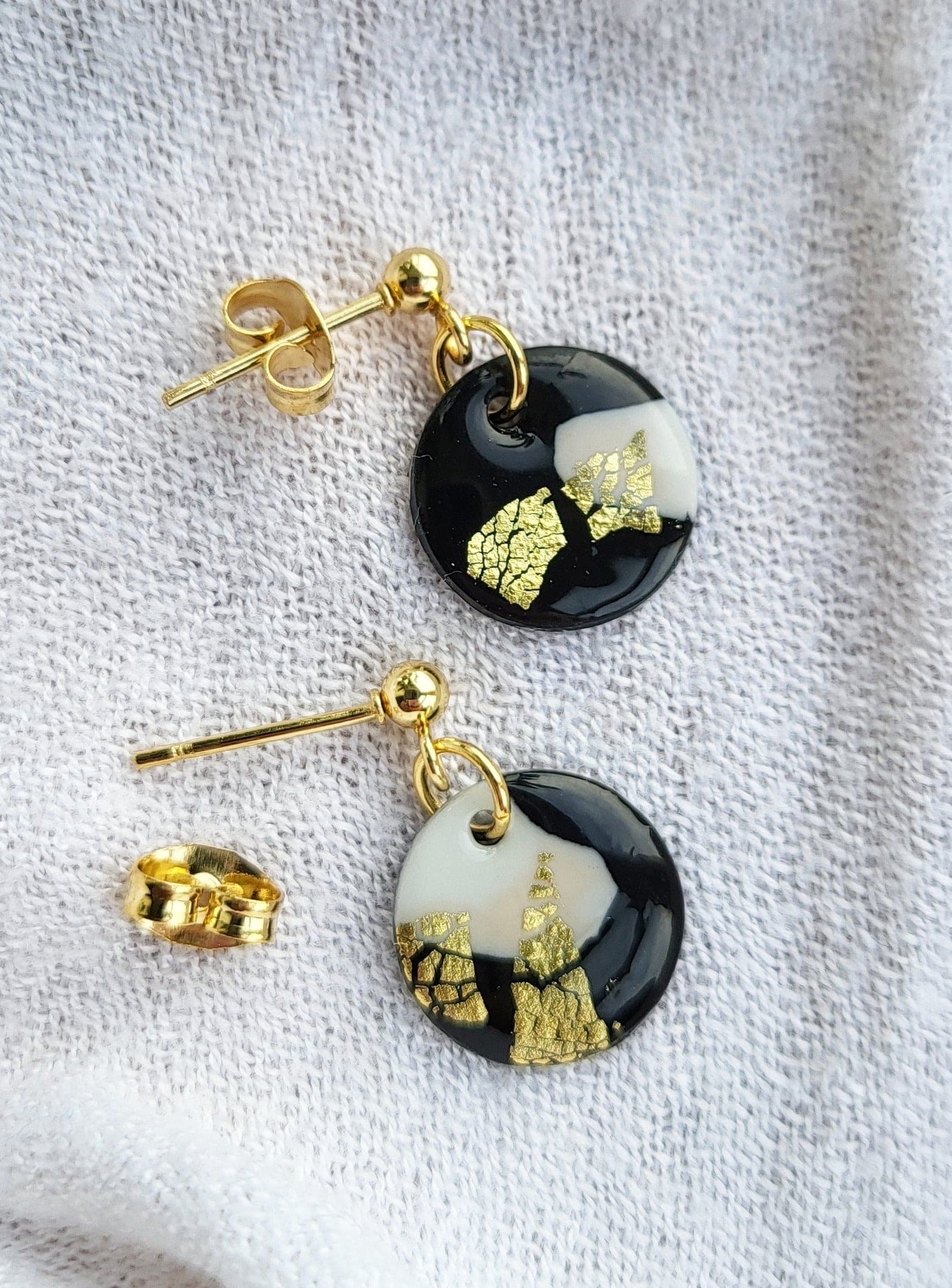 Dúil Dúil Dainty Dangle Earrings - Black White and Gold