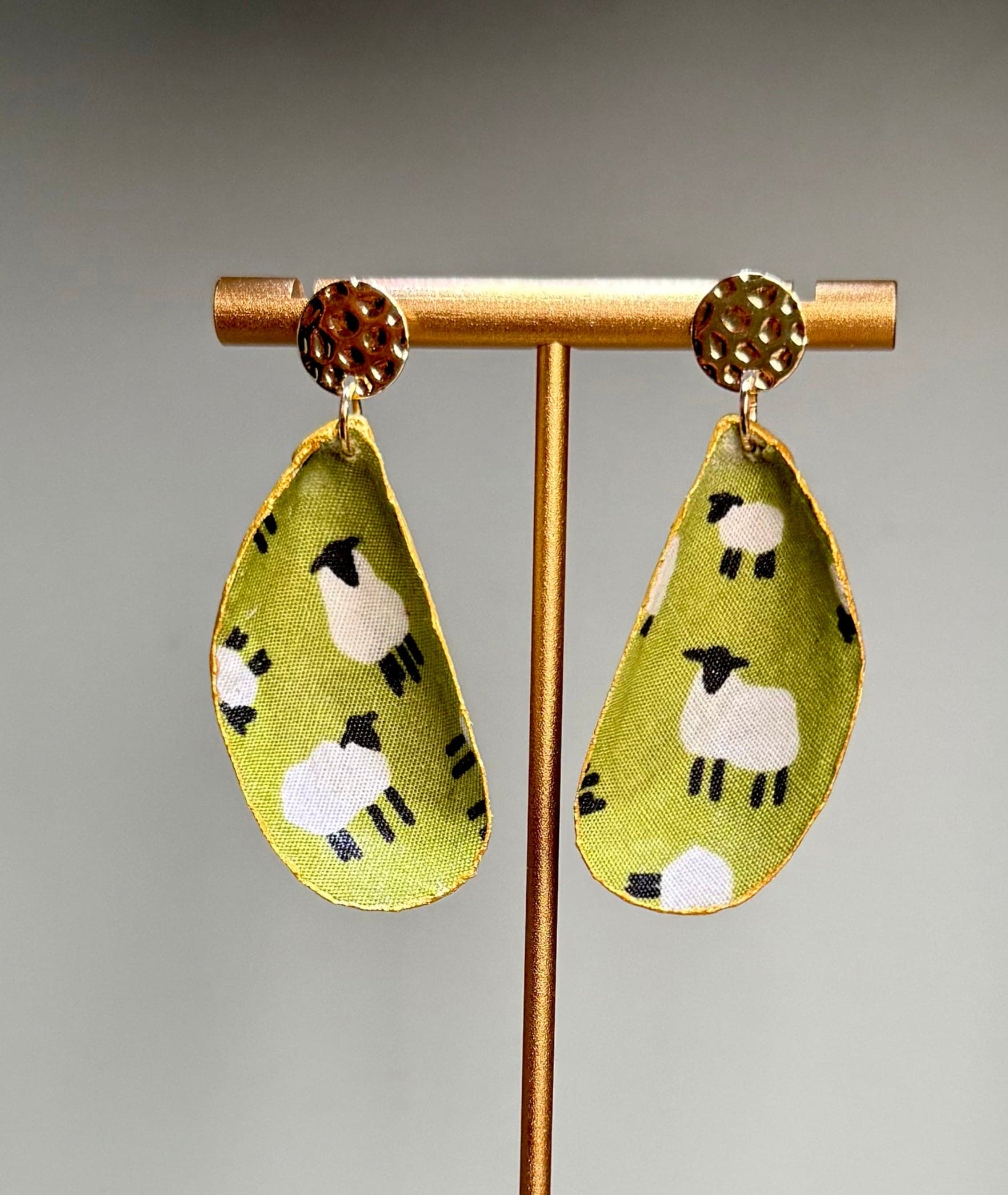 GG Designs GG Designs - Mussel Shells Earrings Sheep