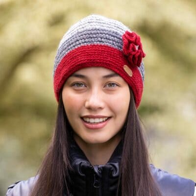 Erin Knitwear Ladies Crochet  Hat with flower - Red