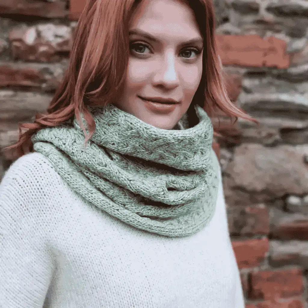 Aran Woolen Mills Ladies Supersoft Merino Infinity Scarf - Mint